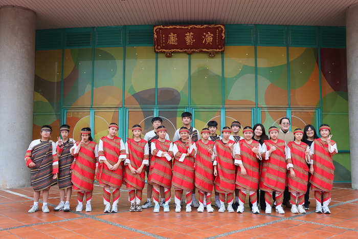 賀！本校合唱團參加「114學年度新竹縣師生鄉土歌謠比賽-臺灣原住民族語言語系類(國中組)」勇奪最高榮譽──特優(代表本縣參加全國賽)。圖片